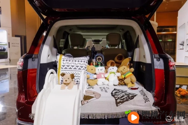 红桃视频成人:汽车迷必看:揭秘汽车界新平台,创新内容引关注-1