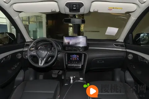 35万起售!QX50换屏不换动力,比林肯贵5万没人买?-1