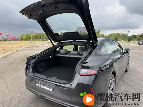 长安启源A06售1099万起,对比阿尔法S5除激光雷达还有优势吗?-2