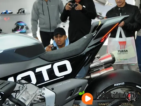 与寡妇进行按摩游戏：寡妇疗愈，共享温馨按摩时光-2