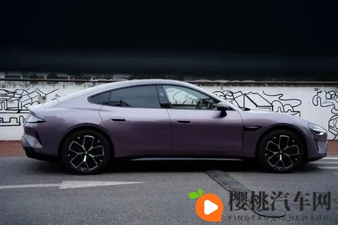 销量打脸质疑！小米SU7凭什么越骂越火？-1