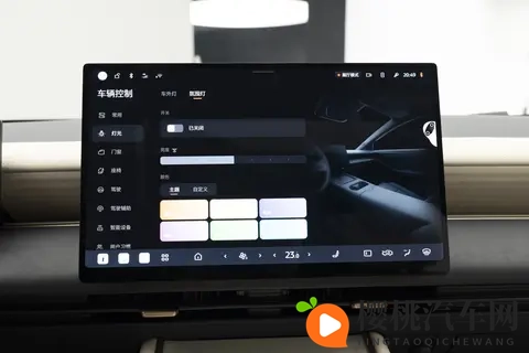 新车  简约设计_配手机支架扩展_四季度上市，东风日产N6内饰发布-3