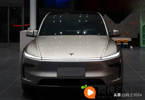 特斯拉Model Y L放电电源上线！599元解锁2200W户外供电-3