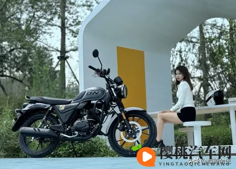 通勤溜车实测!豪爵DN150油耗189L,复古范儿缺失成最大槽点?-3