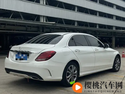 10万多拿下白色奔驰C级，圆你一个奔驰梦？-3