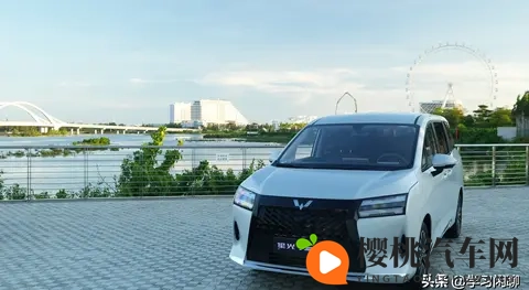 预算10万内可以闭眼入！双独悬 + 续航1100km，大7座MPV，768万起-2