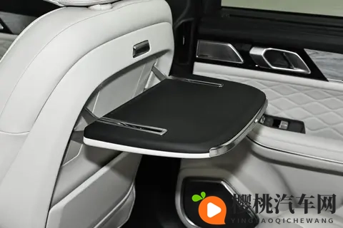 买家庭用车别着急,先看看这款,空间大,配置实用,价格实惠-3