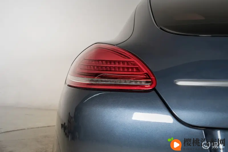 国产丝袜剧情:汽车创新启示:丝袜剧情里的时尚密码-1