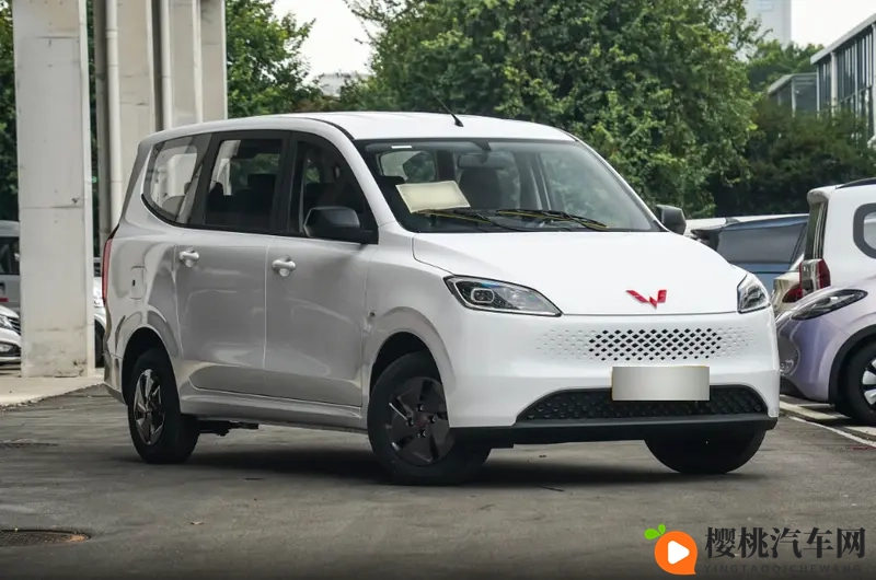 可拉人,能载货,2025款五菱宏光依旧出色?-1