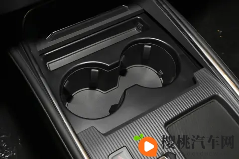 蒙迪欧 EcoBoost 245 豪华型:20T + 8AT,B级车动力之选的实用答案-3