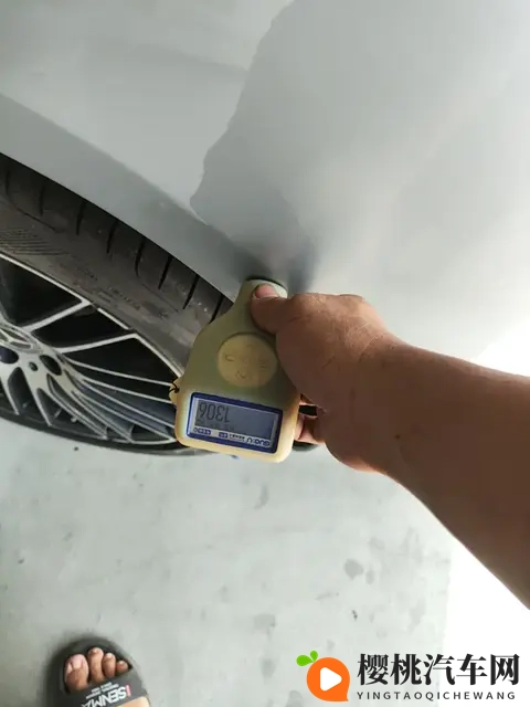 20多万拿下准新奔驰C级,一手车况,体验轻奢风!-1