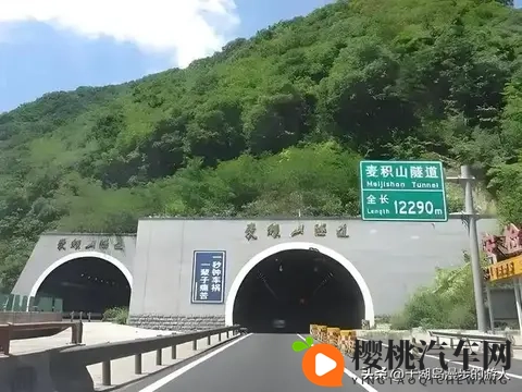 高速隧道遇“龟速车”?超不了别硬刚!交警亲授6招,新手安心过-1