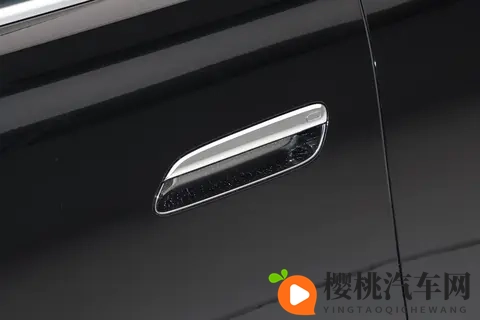 新车|15T插混大型SUV_6座布局_11月18日上市,岚图泰山正式下线-3