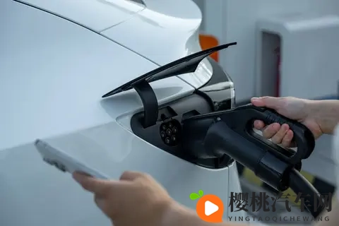 中国电动车充电枪超1800万把,够用了吗?-1