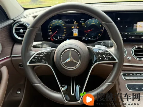 一手准新奔驰E级，体验行政级轿车的优雅与舒适-1