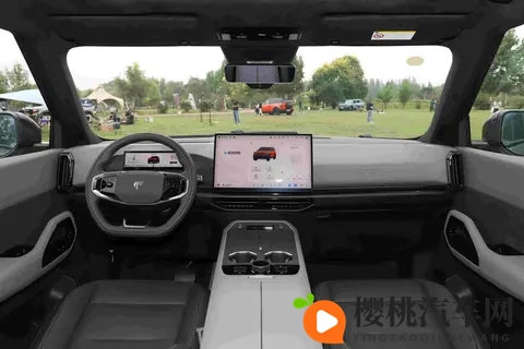 福特烈马电动版来了,露营车还能这么玩?硬派越野竟靠智能赢人-2