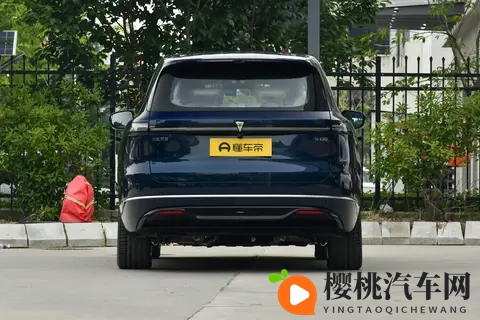 被喷“没诚意”？深蓝S09前双叉臂 + 空气悬架，山路带娃不晕车-3