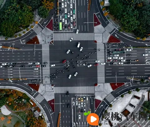 绿灯不走、故意堵车是违法行为,“闯绿灯”同样属于交通违法-3