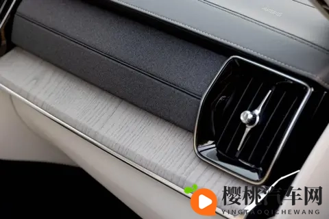 秋游搭子已就位!能打又贴心,沃尔沃全新XC90申请入队-3