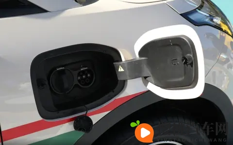 定位纯电小型车，纯电续航500km，AION UT Super值得选择吗？-1