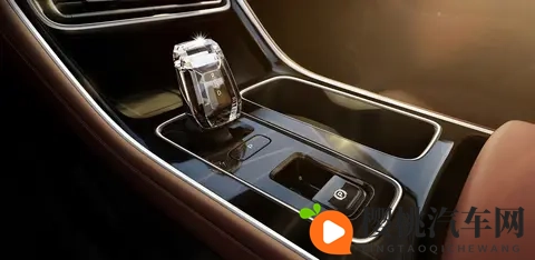 官方确认！全新吉利帝豪将于11月18日上市，尺寸提升_增15T动力-2