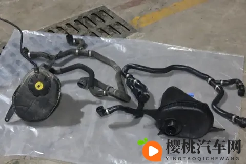 买了辆“经典神车”2011年旅行版宝马530i，大哥笑着翻新留着开！-3