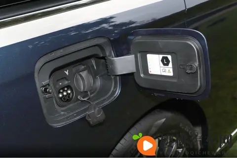 一对三胎家庭的真实选择:26款岚图梦想家PHEV-2