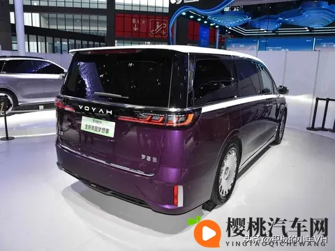 岚图推四座新MPV，价格卡在极氪之下，高端用户真会买单吗？-3