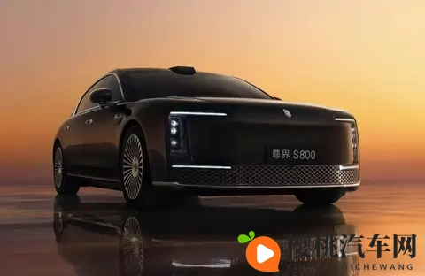 粗肉开荤H白袜体育生:体育生开荤初体验,白袜映衬青春活力-2