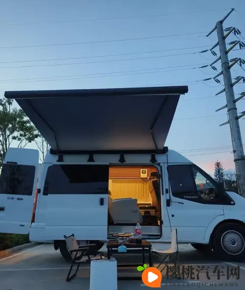 不是买的,是造的!福特全顺改成“小家”的男人,太会玩了!-1