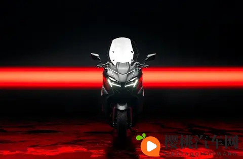 雅马哈TMAX推出25周年纪念版，这款“三缸踏板”怎么这么牛呢？-2