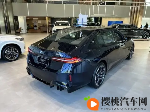 30万买宝马5系是真的吗?暗访4S店,全系优惠与落地价实测-1