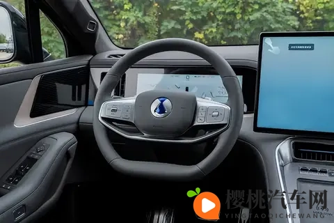 从技术到体验,这台SUV让人重新理解“家用”二字-3