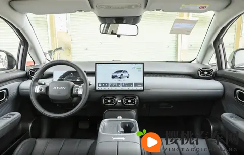 定位纯电小型车，纯电续航500km，AION UT Super值得选择吗？-2