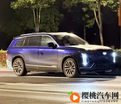 凯迪拉克VISTIQ现身! 大尺寸6座设计-1