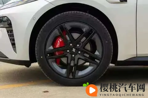 15万买新能源车,东风这款车的“+”号到底加了啥?看完心里有数-3