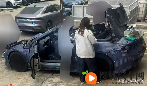 腾势Z敞篷版谍照曝光！软顶设计_32秒破百，或售30万级-1