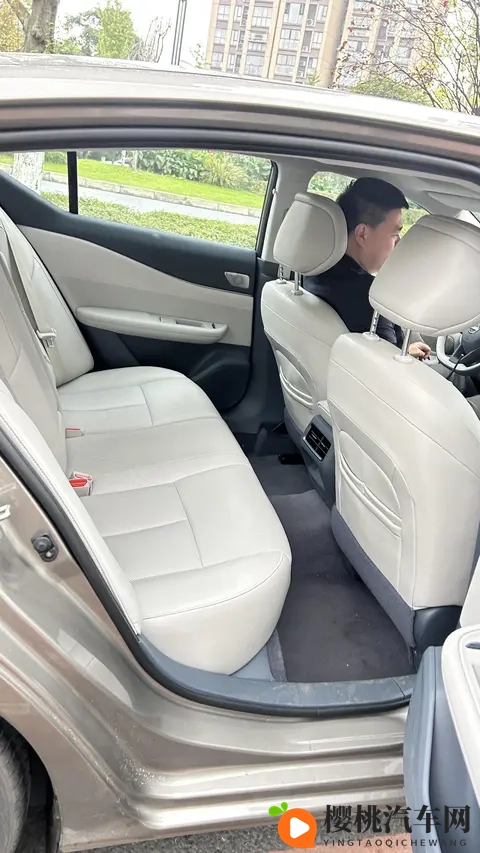 黄色软件app大全免费:汽车软件革新:便捷生活新篇章-2