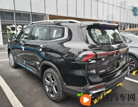 气场十足!第三代吉利豪越L到店实拍,外观升级,新增15T动力-2