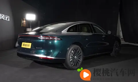 奇瑞新车又来!风云A9L猎鹰700助攻,顶配四座版真的能打吗?-3