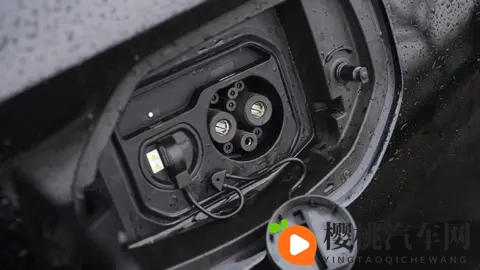 五菱星光EV 610km智能旗舰型:12万级纯电闭眼入-2