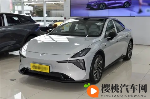 深蓝L06入门版实车曝光!配端到端辅助驾驶_预售1399万元-3