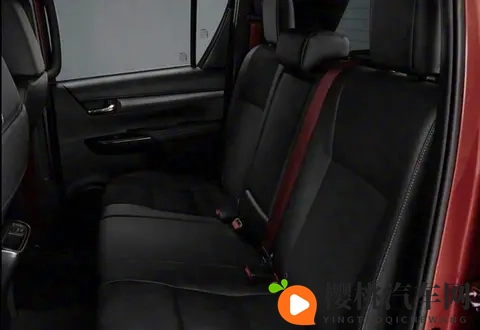 皮卡潮起时:丰田那台柴油家伙能翻几座山?-2