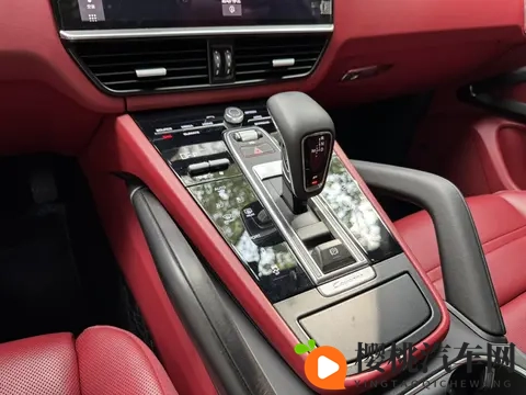 一手保时捷Cayenne:三年车龄,558万,奶爸的豪华之选?-2