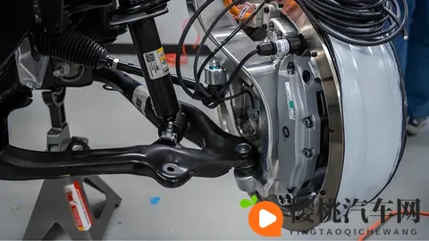全球首款四轮毂电机量产车!东风eπ 007落地-2