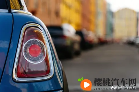 为什么说开车犹豫是大忌,有很大的安全隐患?-3