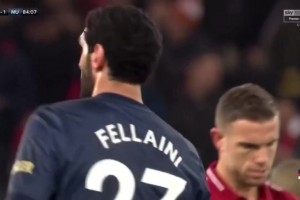 运气来了挡都挡不住啊！这是伊布最神奇的进球吗？