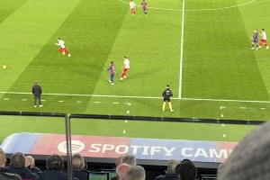 董路：亚马尔不接球时都在干啥？我用手机追踪拍摄了