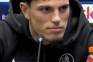 对离开曼联的方式遗憾和难过吗？加纳乔：不