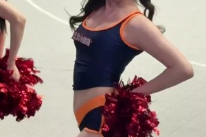 真得现场支持吧广州龙狮啦啦队热舞，这颜值身材太顶了~